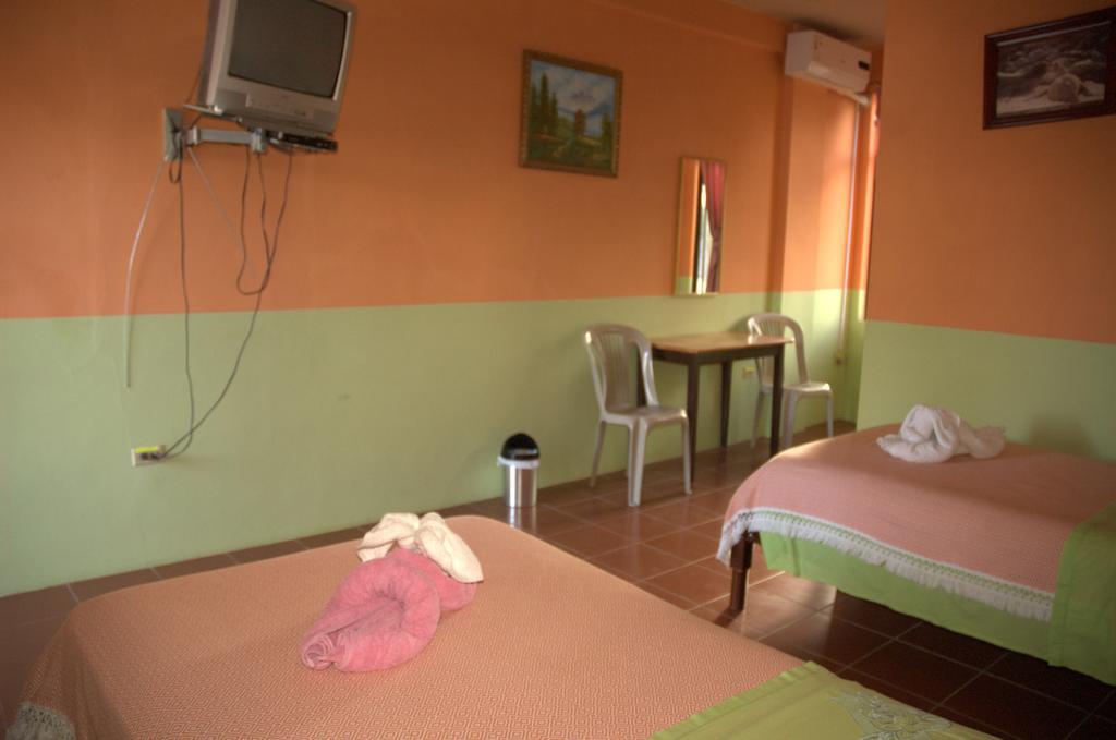 Hostal La Isla Del Descanso Puerto Villamil Extérieur photo