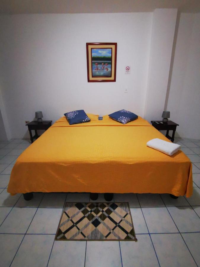 Hostal La Isla Del Descanso Puerto Villamil Extérieur photo